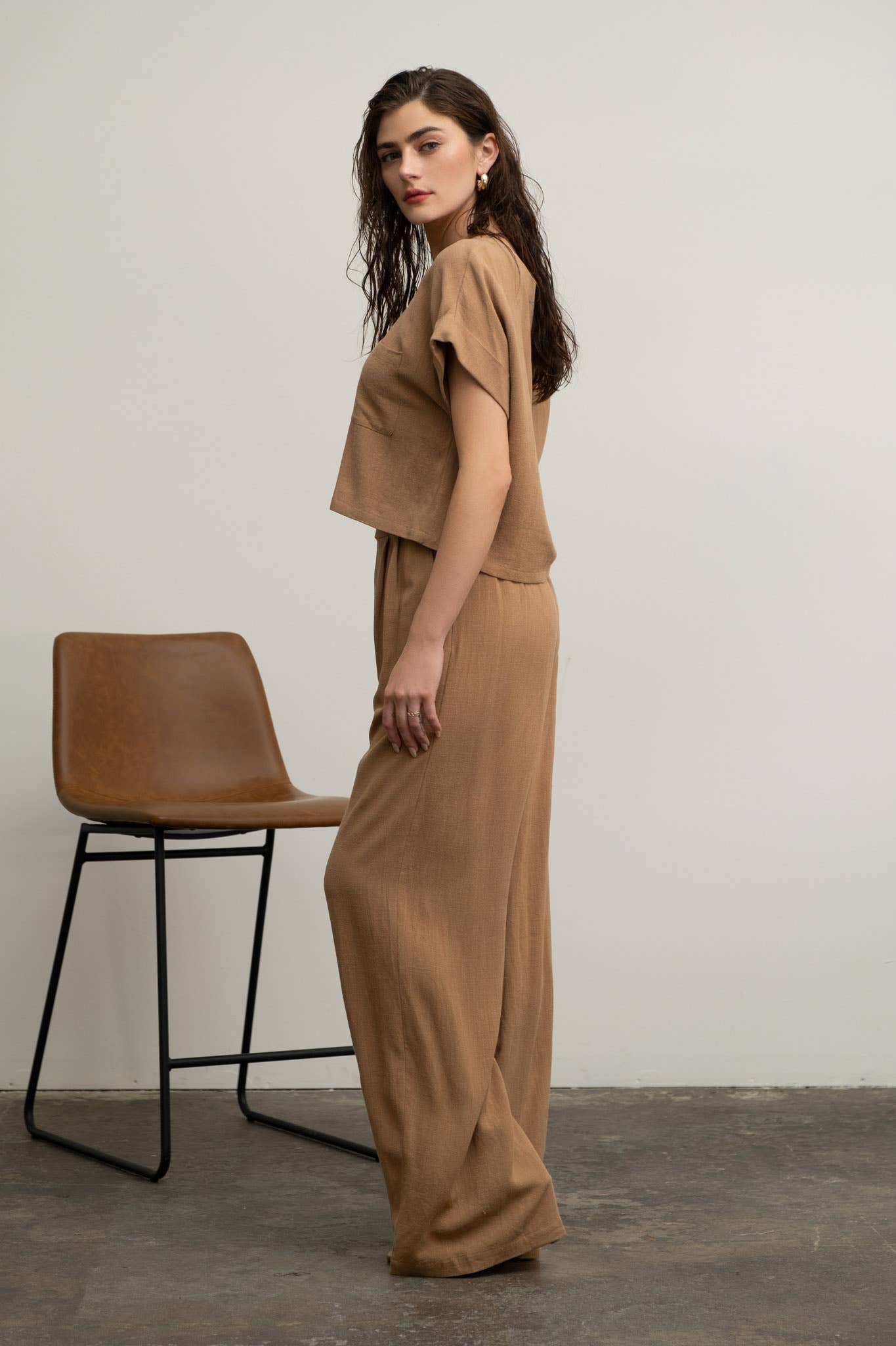 LINEN SHORT FOLD SLEEVE BOXY CUT TOP