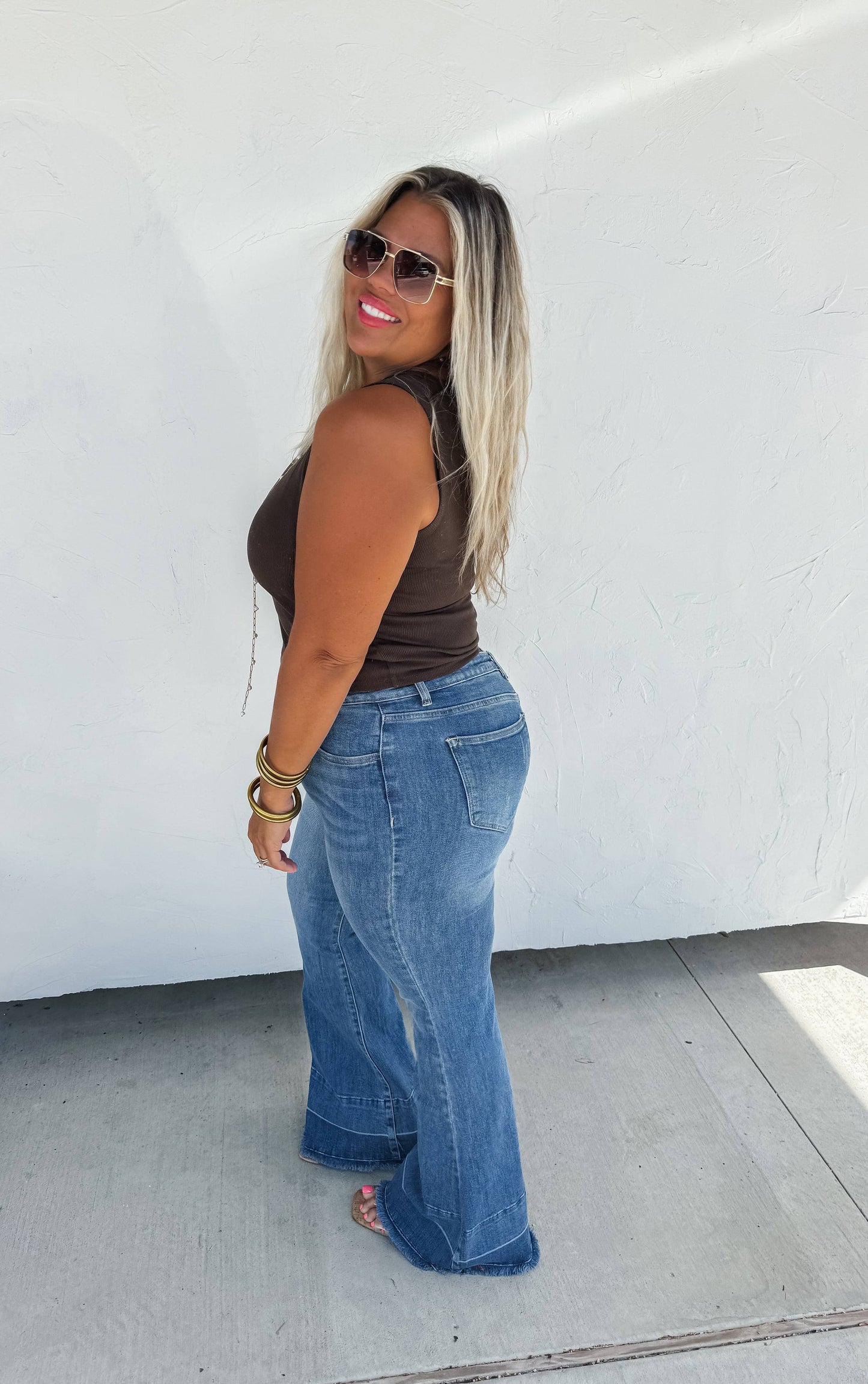 MEDIUM WASH TUMMY CONTROL JEANS