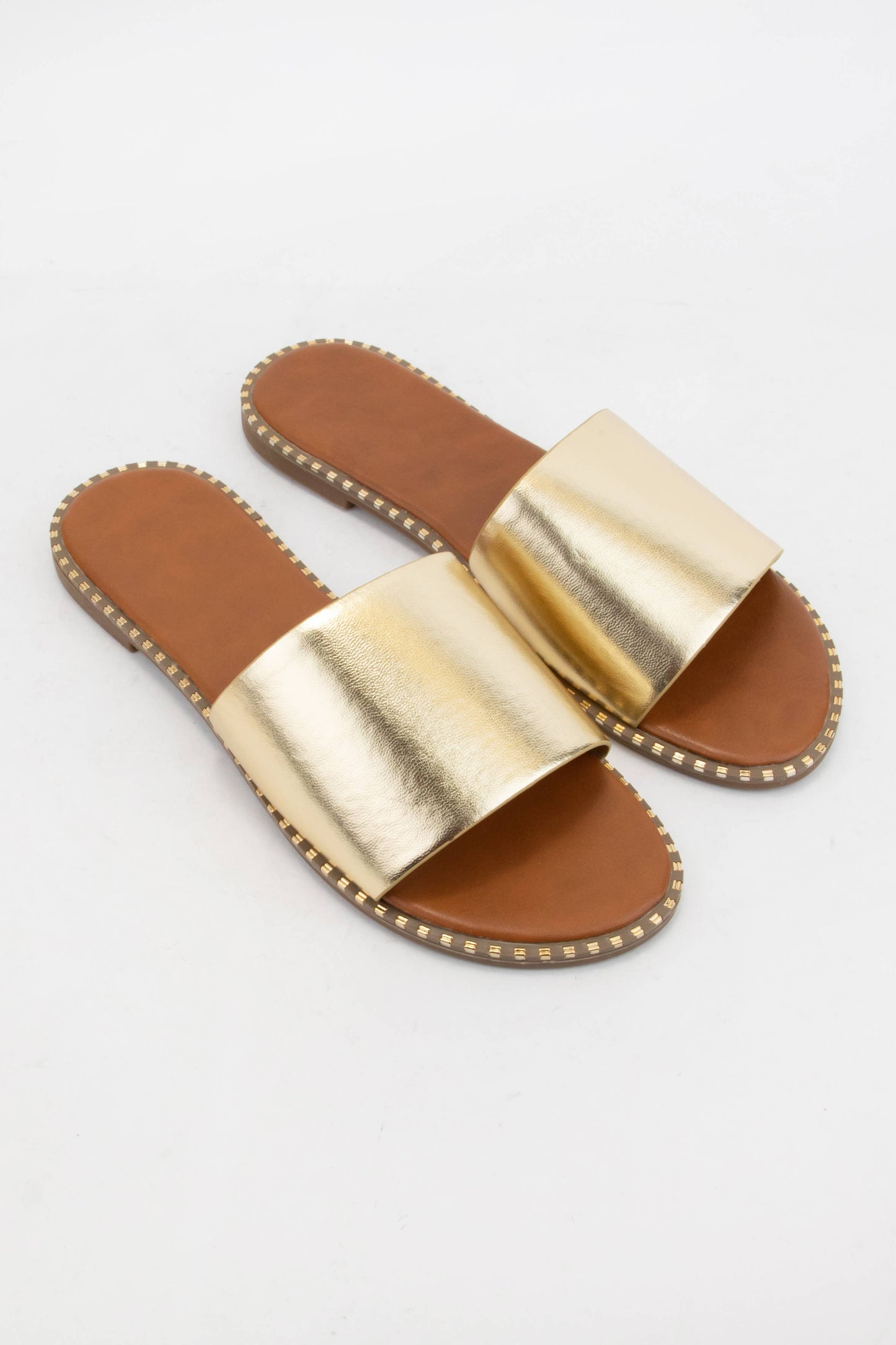 METAL TIP EMBELLISHED EDGE SANDAL