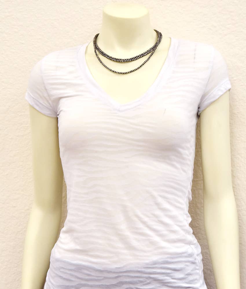 733172, Handmade 17" 3-strand 4mm Navajo Bead Necklace