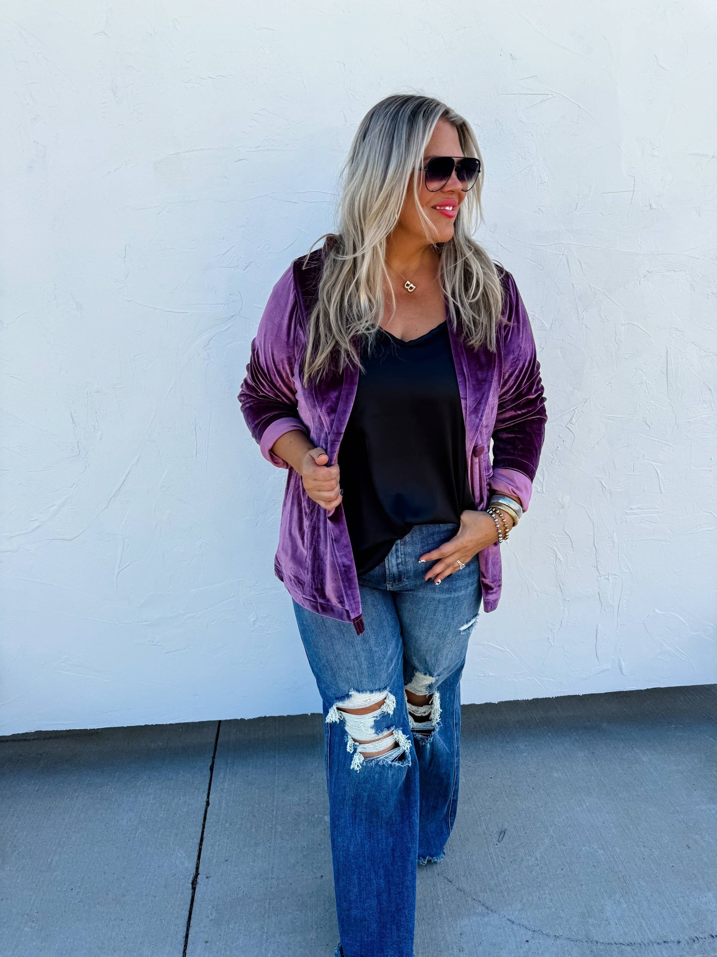 BLAKELEY MEDIUM WASH DISTRESSED JEANS