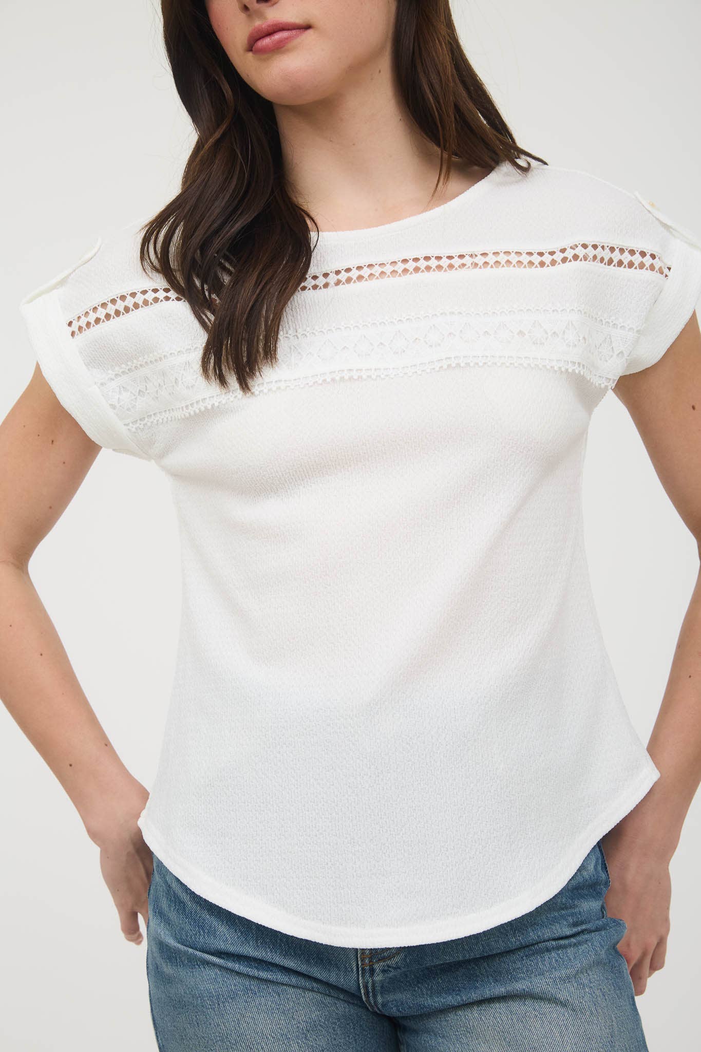 SHORT TAB SLEEVE LACE TRIM CRINKLE KNIT BLOUSE