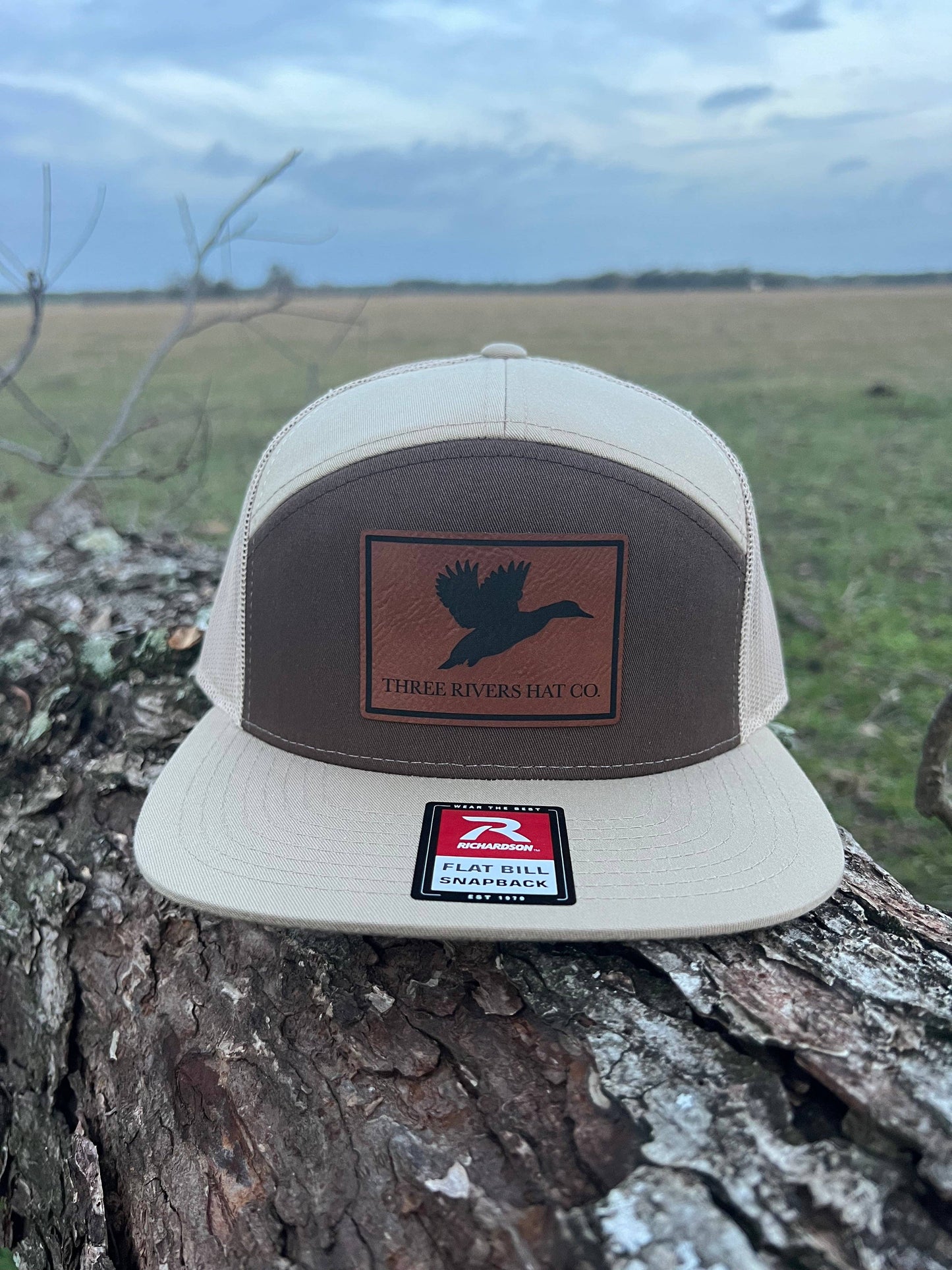 Duck Silhouette - Flatbill Snapback Hat