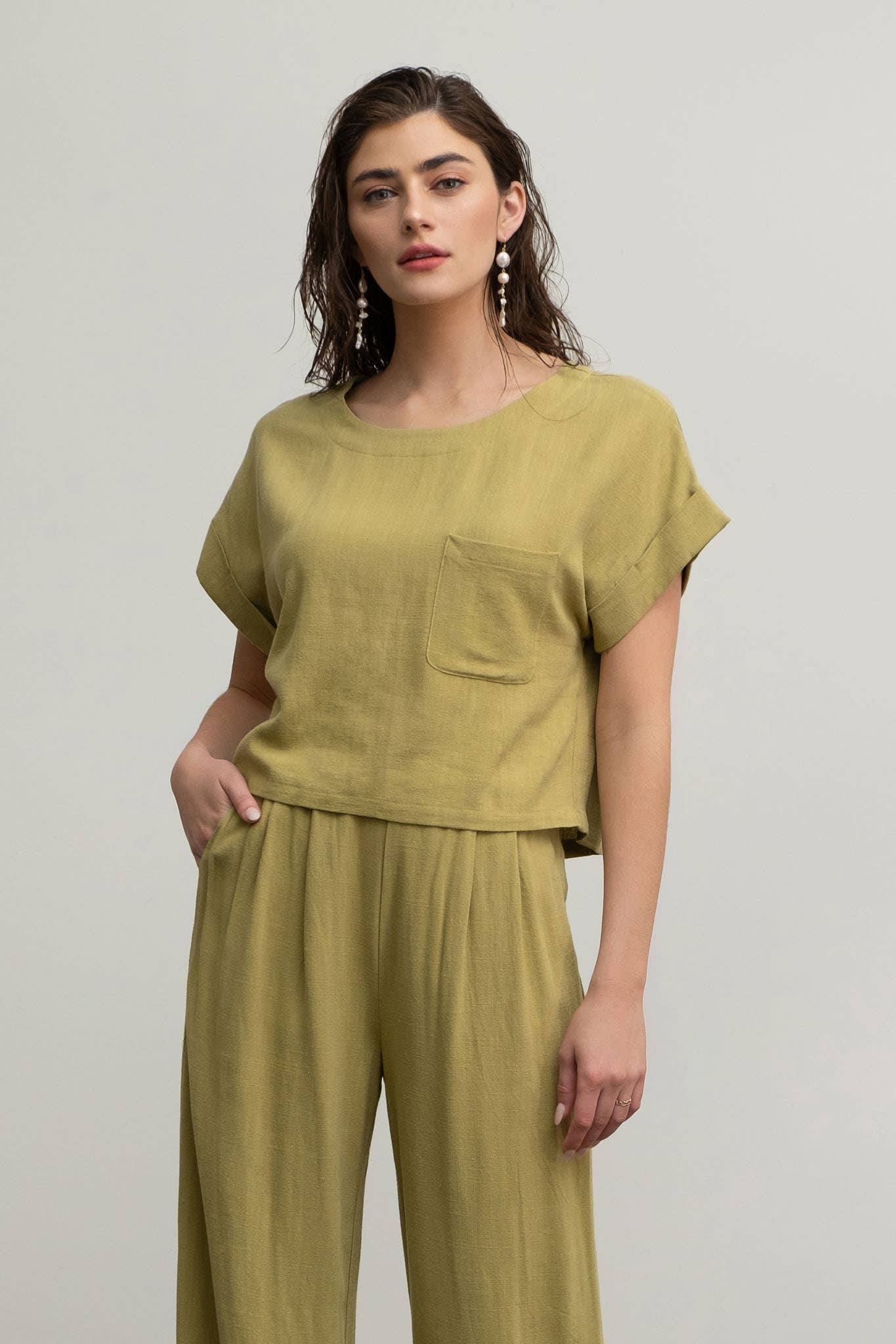 LINEN SHORT FOLD SLEEVE BOXY CUT TOP