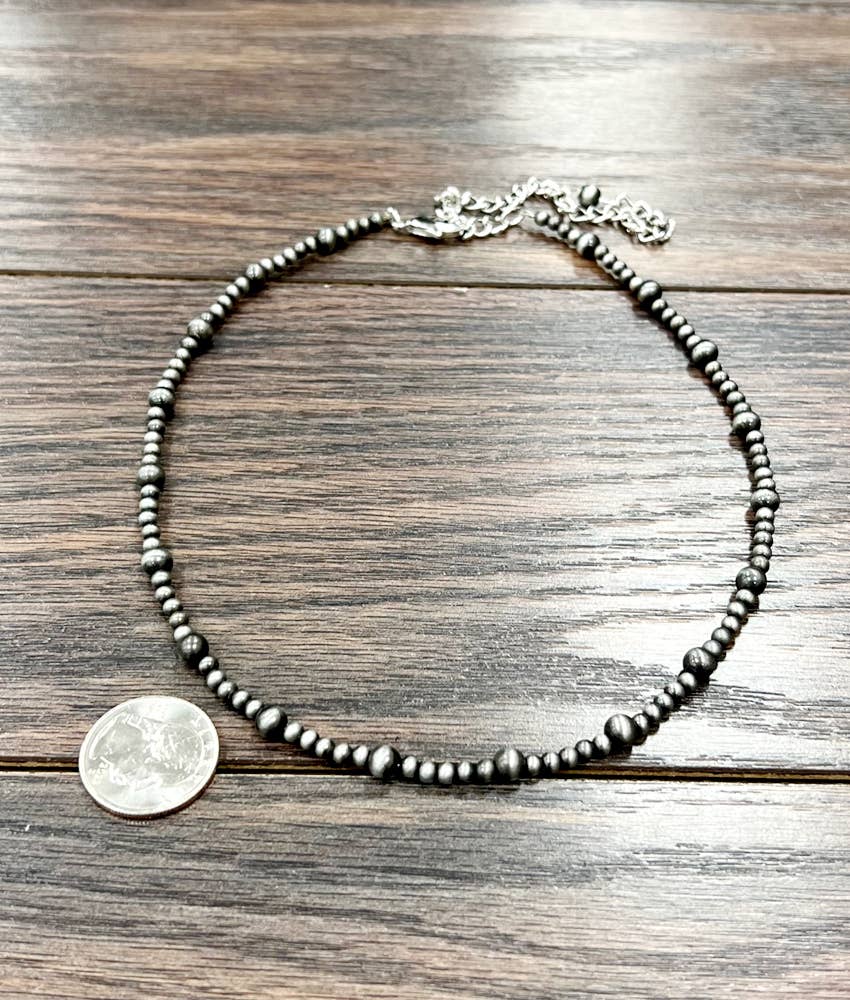 735747, Handmade 16" Navajo Bead Necklace