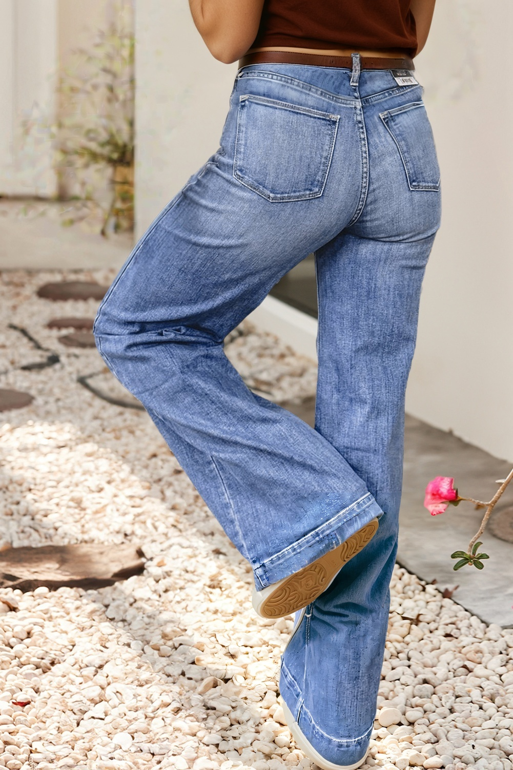 Center Seam Detail Straight High Rise Jeans