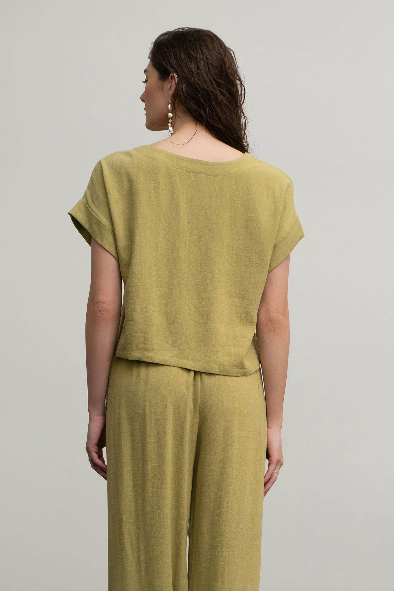 LINEN SHORT FOLD SLEEVE BOXY CUT TOP