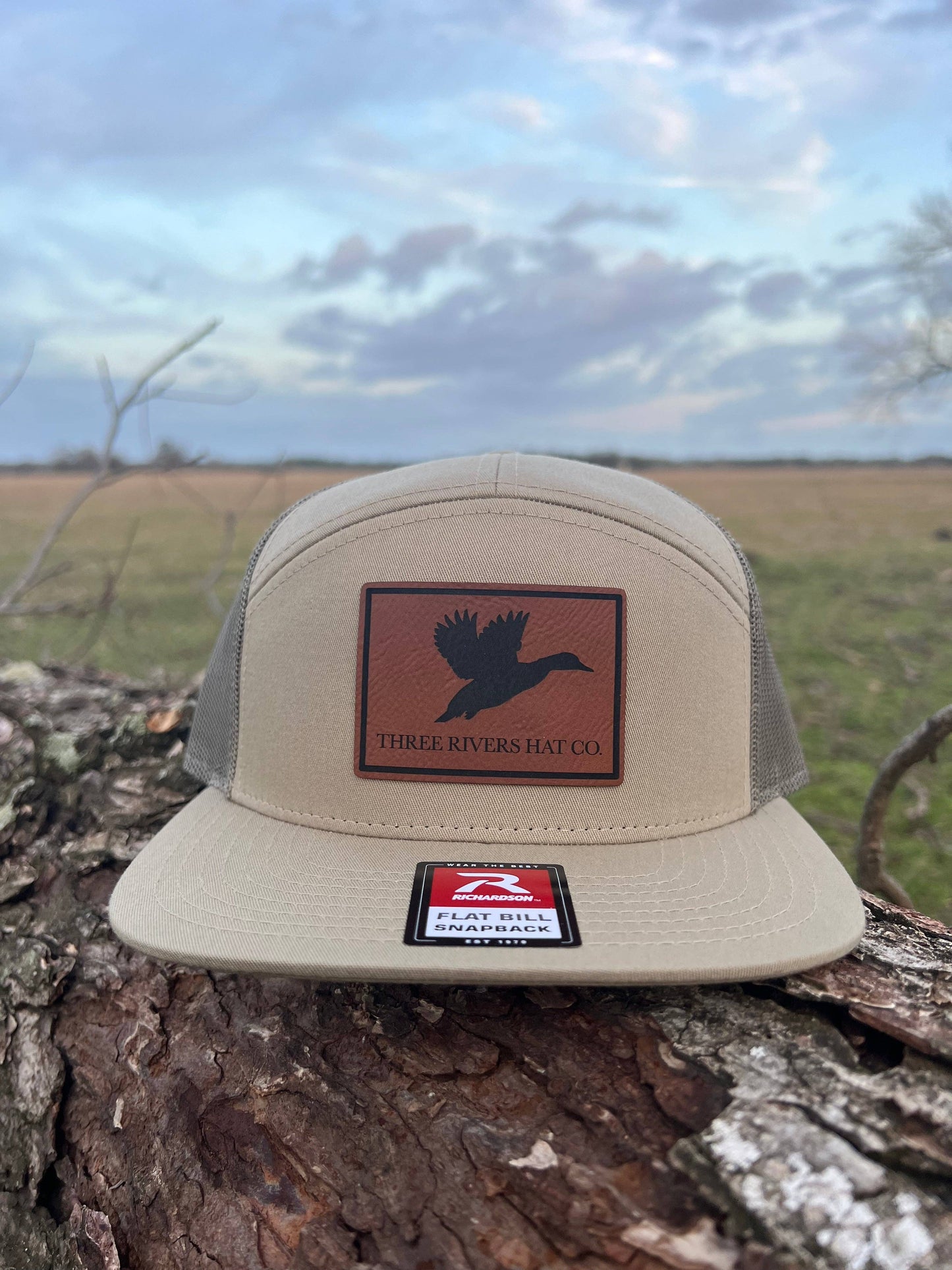 Duck Silhouette - Flatbill Snapback Hat