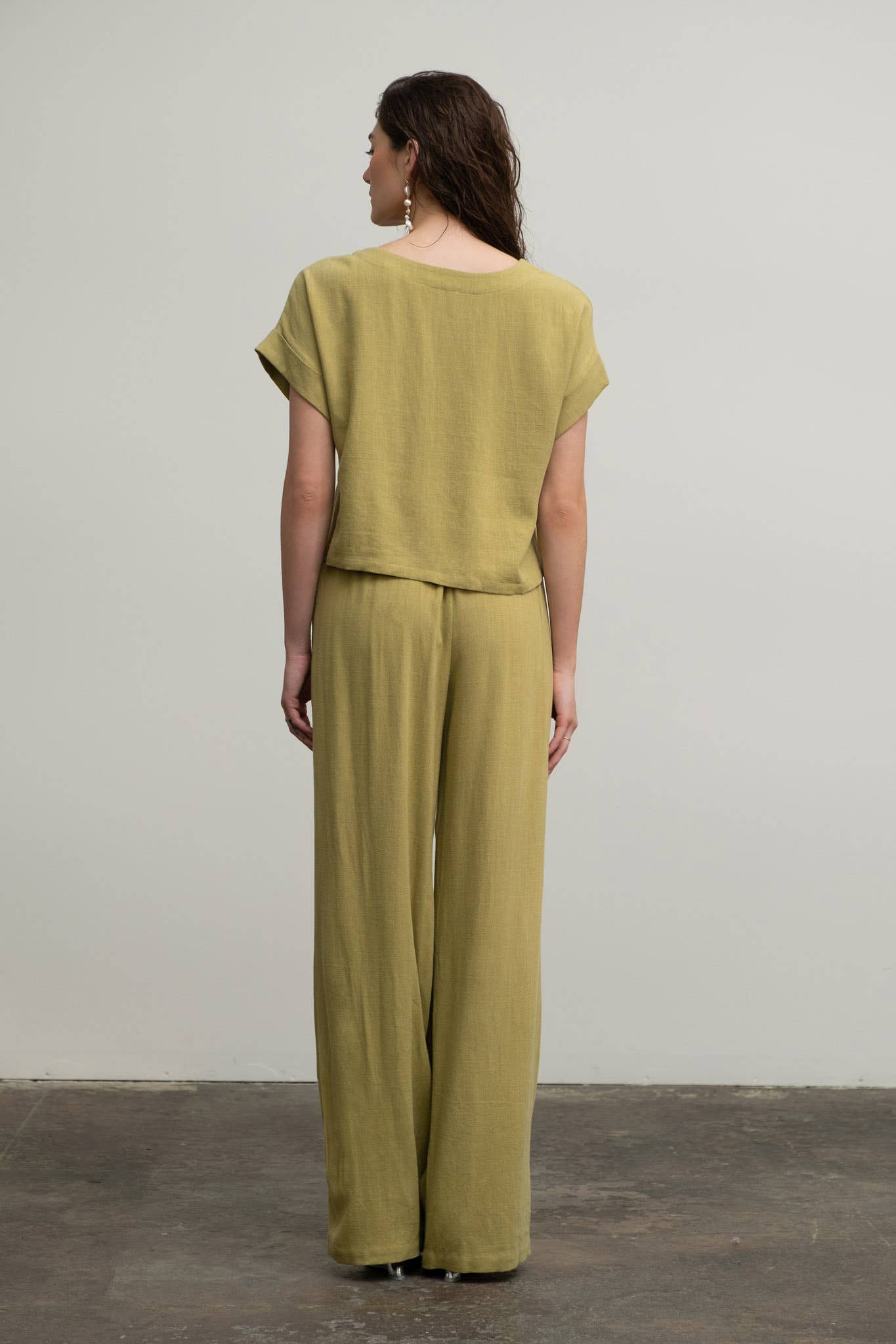 LINEN SHORT FOLD SLEEVE BOXY CUT TOP