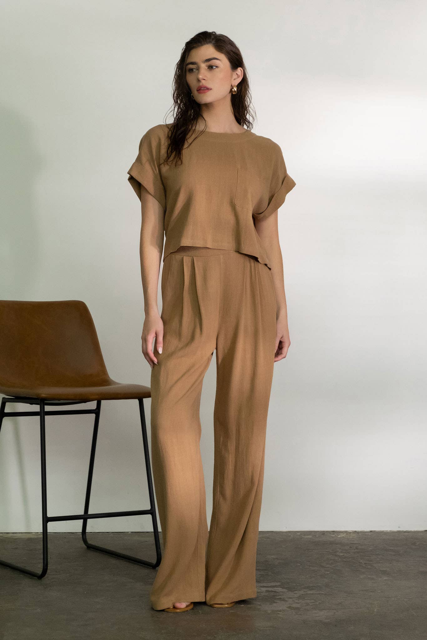 LINEN SHORT FOLD SLEEVE BOXY CUT TOP