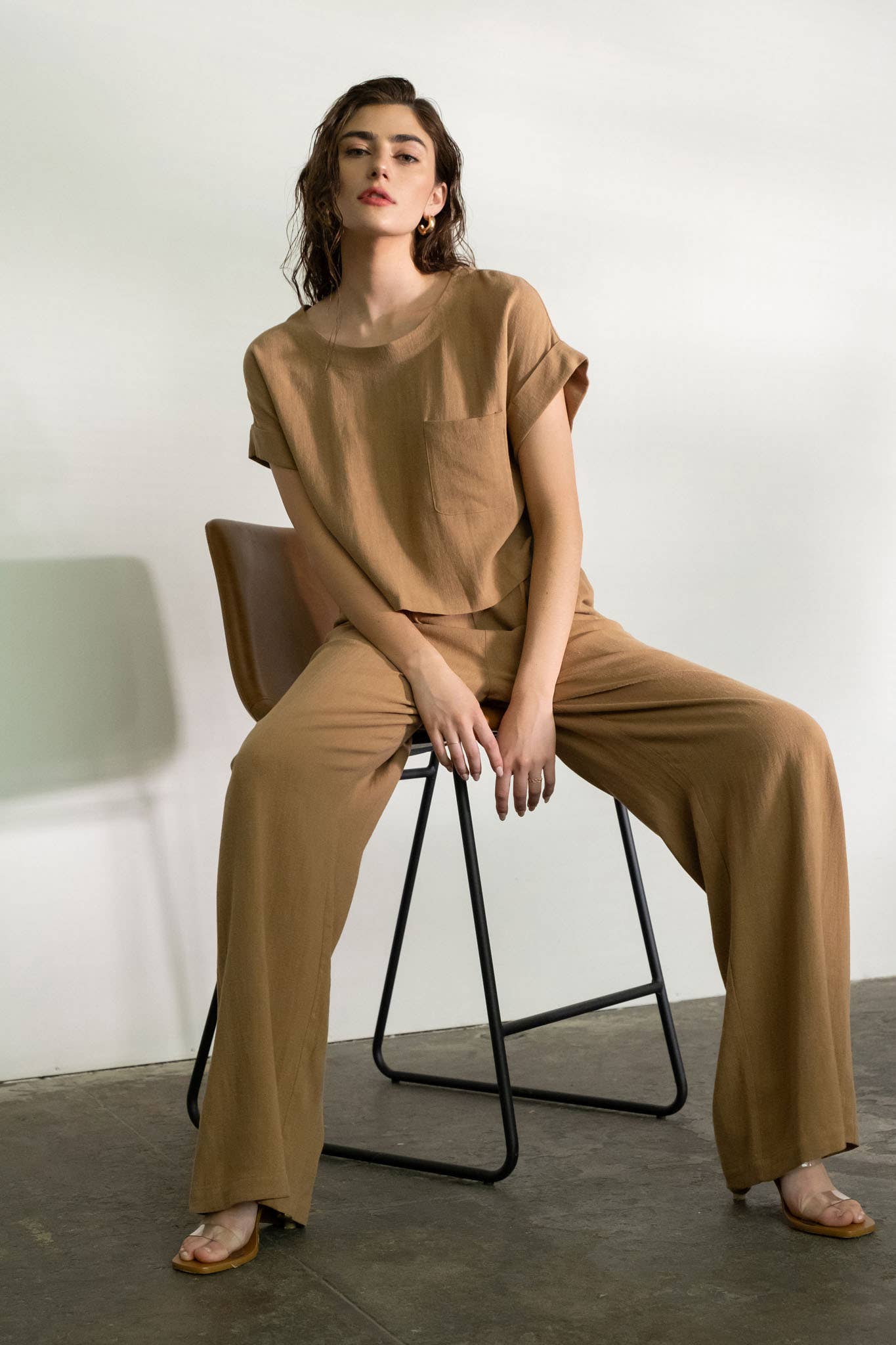 LINEN SHORT FOLD SLEEVE BOXY CUT TOP