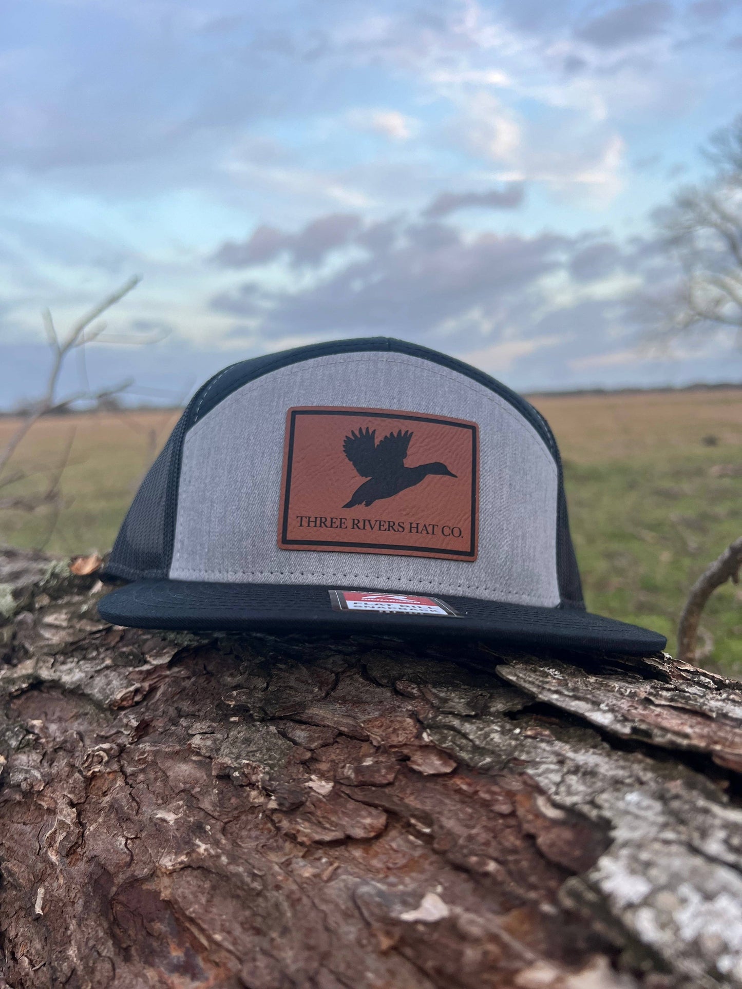 Duck Silhouette - Flatbill Snapback Hat