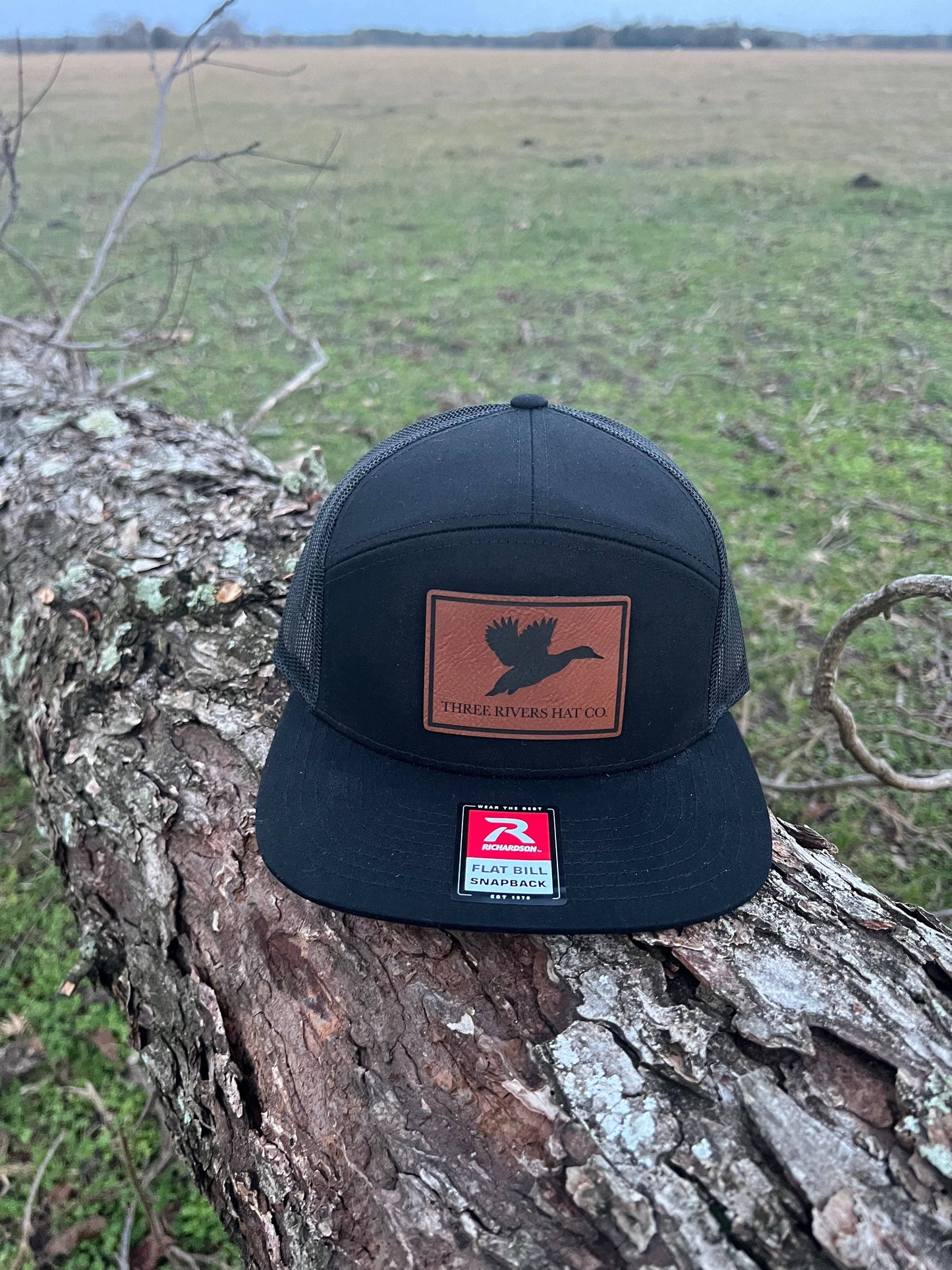 Duck Silhouette - Flatbill Snapback Hat